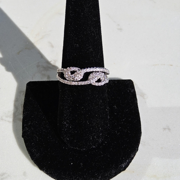 Jewelry - Silver Chain Accent Ring with Matte Band